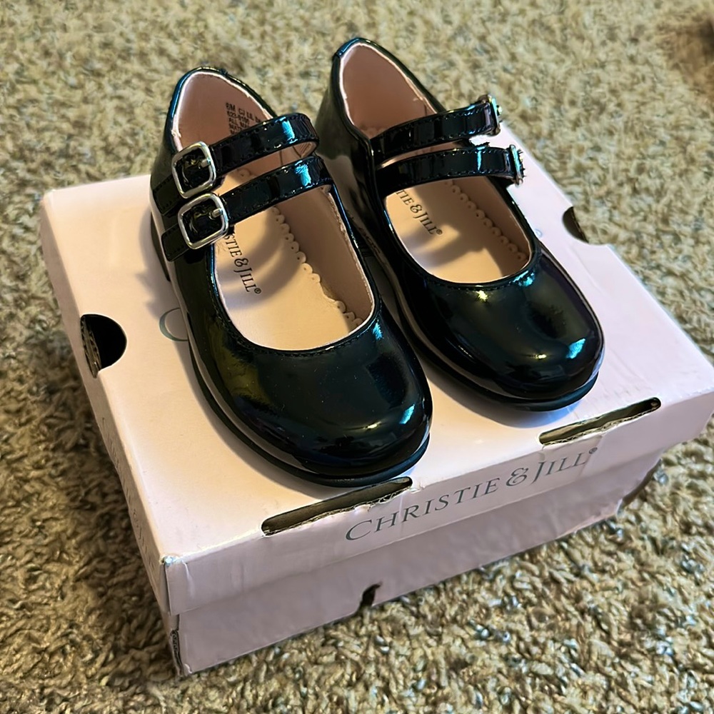 Christie & Jill shoes 6 M